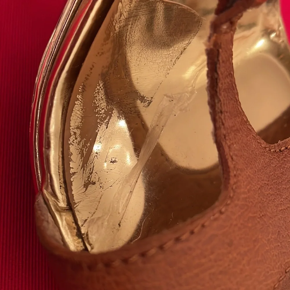Michael Kors brown leather and wood sandals with 5” stiletto heels. (Mlb)